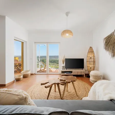 New! Sun And Surf Escape - Free Bikes, Free Surfboards Apartment *